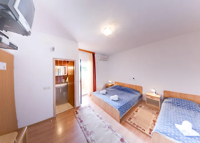 Tony Апартаменты Паг